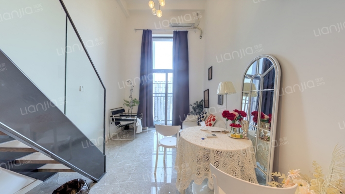 万科A32二手房实景图