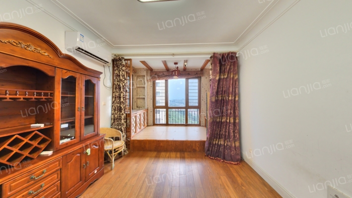 东方圣克拉三期二手房实景图