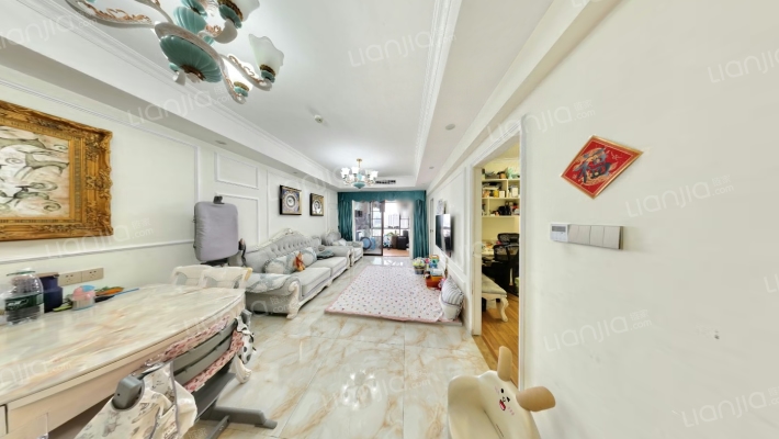 禹洲卢卡小镇二手房实景图