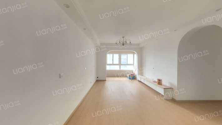 吾悦华府C区二手房实景图