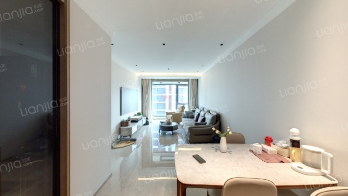 天空之镜二手房实景图