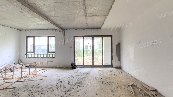 宏地翡翠湖滨二手房实景图