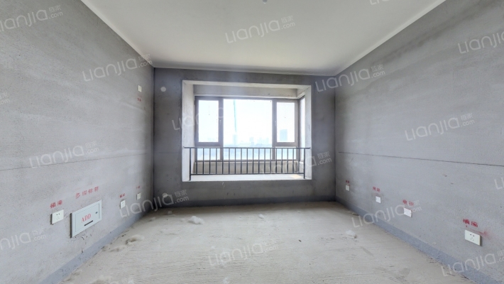 此房中间楼层 采光佳 南北通透 园林社区 集中供暖-客厅