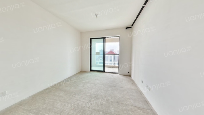 中建凤凰湖畔二手房实景图