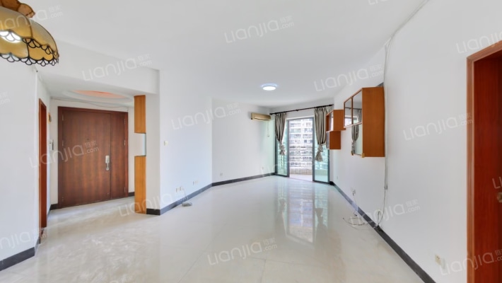 理想蓝堡国际花园二手房实景图