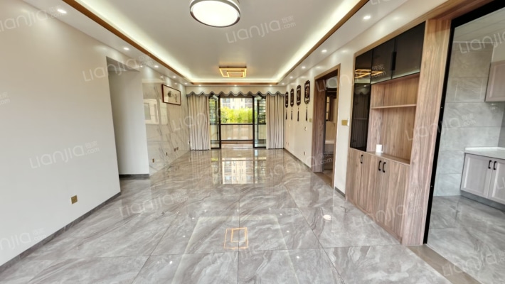 越亚天赐锦园二手房实景图