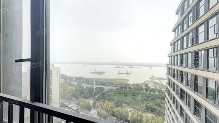金茂未来广场二手房实景图