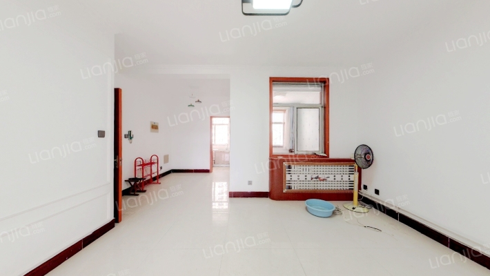 华庭嘉苑B区二手房实景图