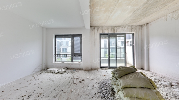 保利湖畔云上二手房实景图