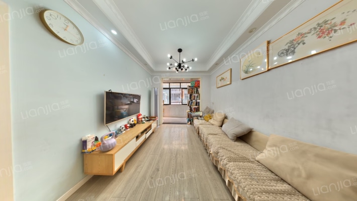 梨花街38号二手房实景图