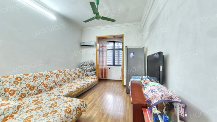 解放大道818号二手房实景图