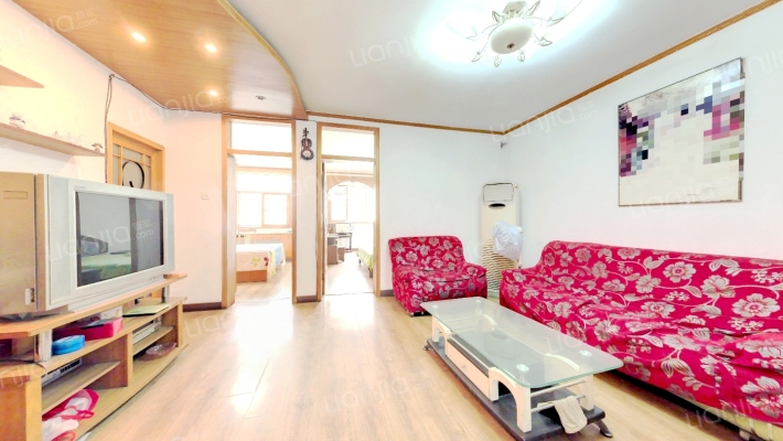 河畔公寓二手房实景图