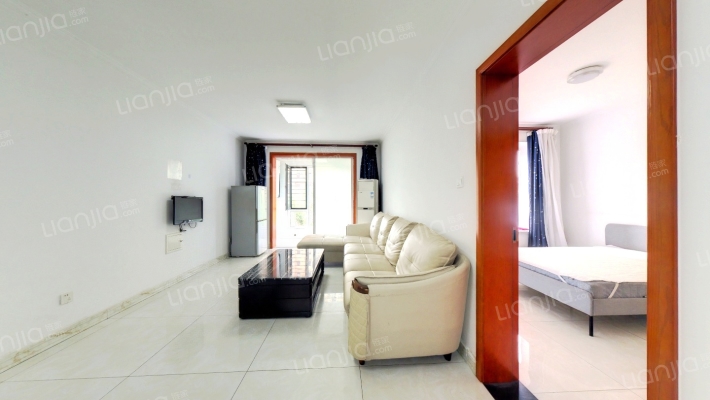 业主诚意出售 南向两居 房本满-客厅