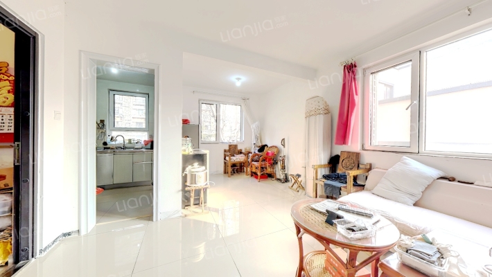 万科魅力新城D区二手房实景图