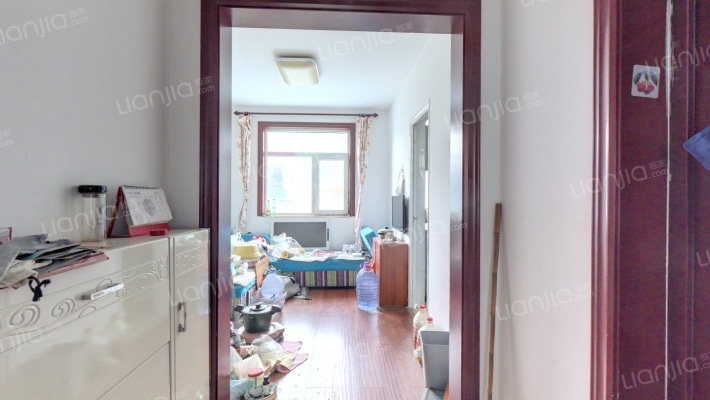 天地新城 1室1厅 南 北-客厅