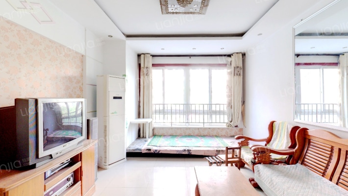 红凤名邸二手房实景图