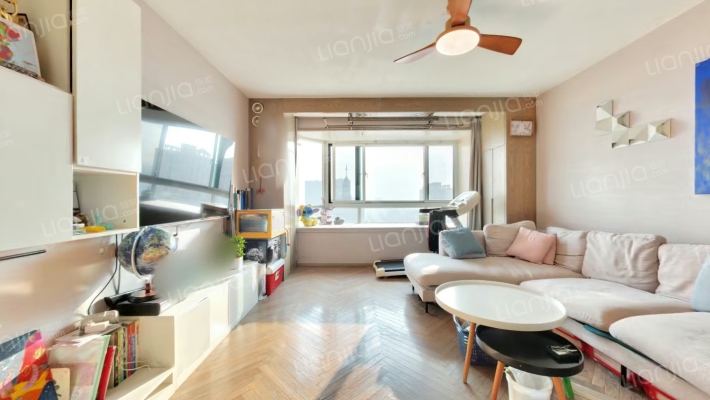 时尚街区东区二手房实景图