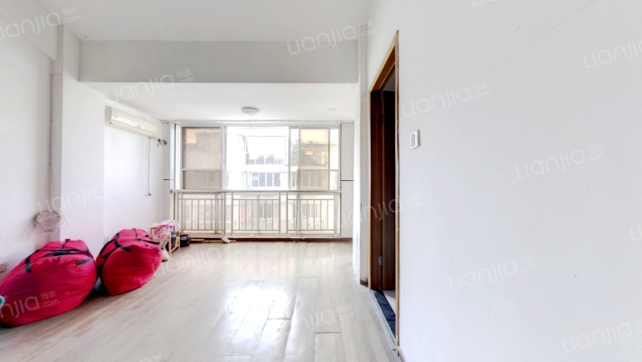 大世界五金城二手房实景图