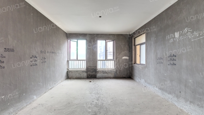 中房青蓝国际二手房实景图