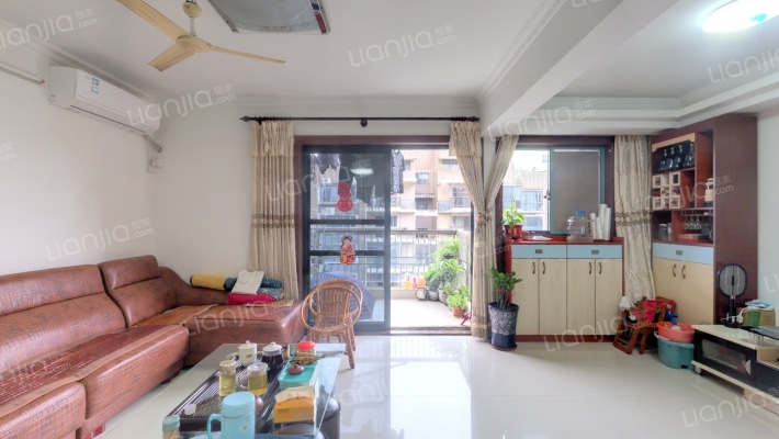 雅园二手房实景图