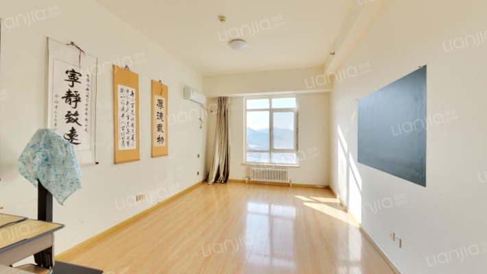 亿达春田耶鲁时区二手房实景图