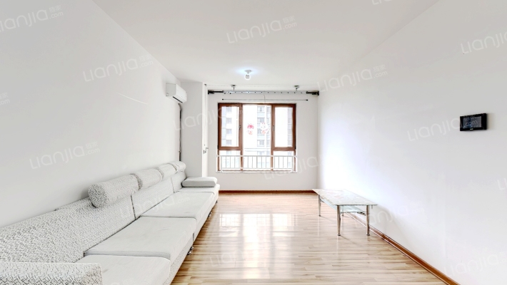 南北通透三居  好户型 毛坯 合适的价格 现房-客厅