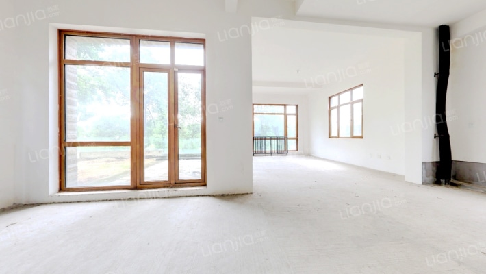 麓山国际长岛二手房实景图