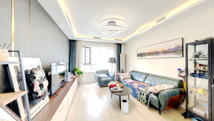 万科圣丰翡翠之光二手房实景图