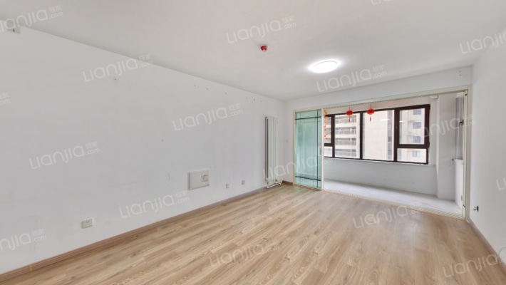 鲁商蓝岸公馆二手房实景图