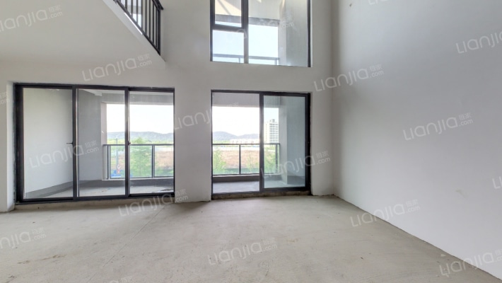 武汉蔡甸吾悦广场二手房实景图