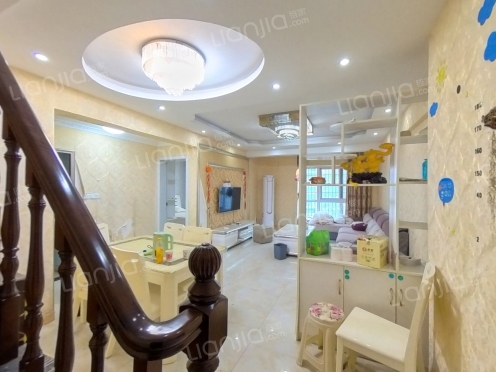 整租·克拉中心 4室2厅 西北