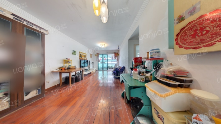 沁芳名苑二手房实景图