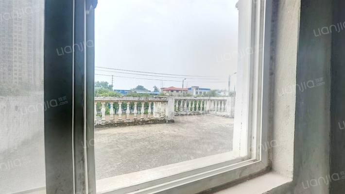 白屋山联排别墅区二手房实景图