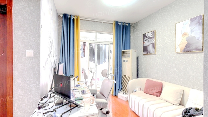 明皇家园二手房实景图