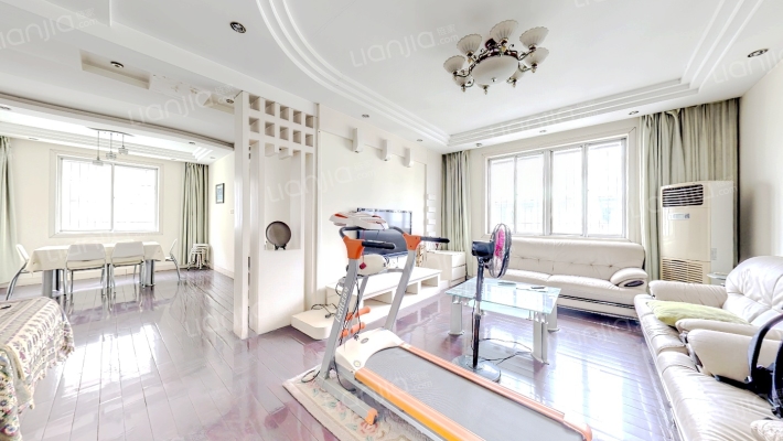 新城湾滨江花园A区二手房实景图