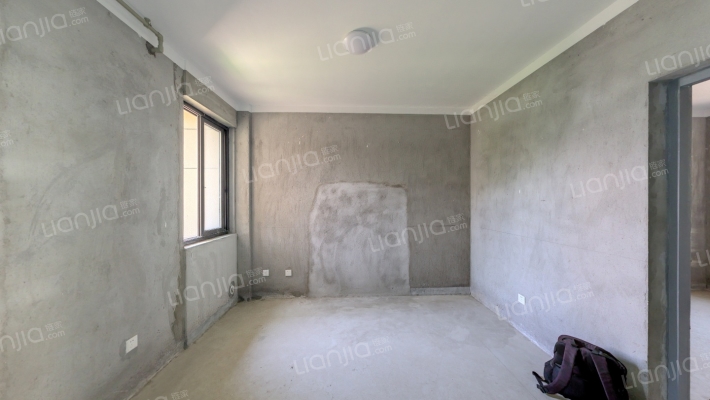 怡水嘉苑二手房实景图