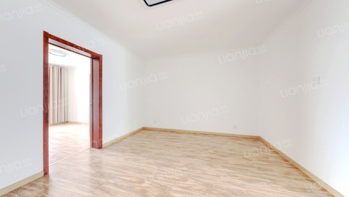 新华凯旋小区二手房实景图