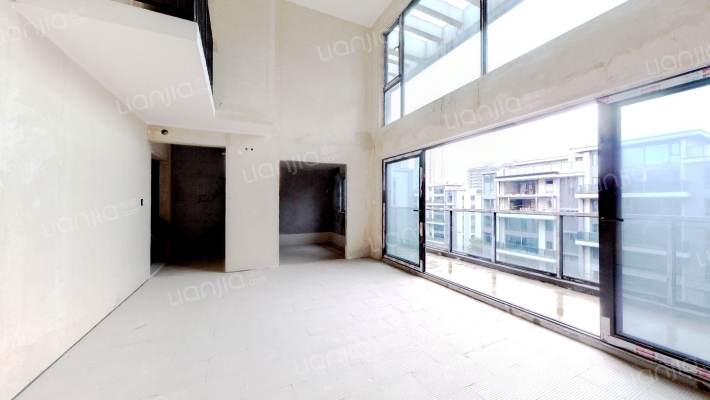 金科博翠宸章二手房实景图