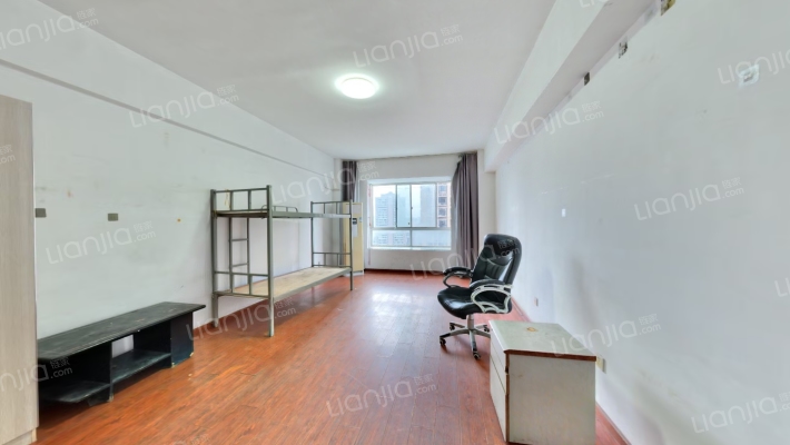 靓碧天苑二手房实景图