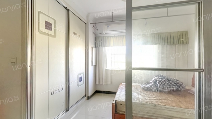 大学城·商业街二手房实景图