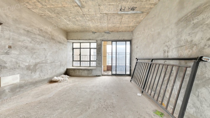 山语龙庭二手房实景图