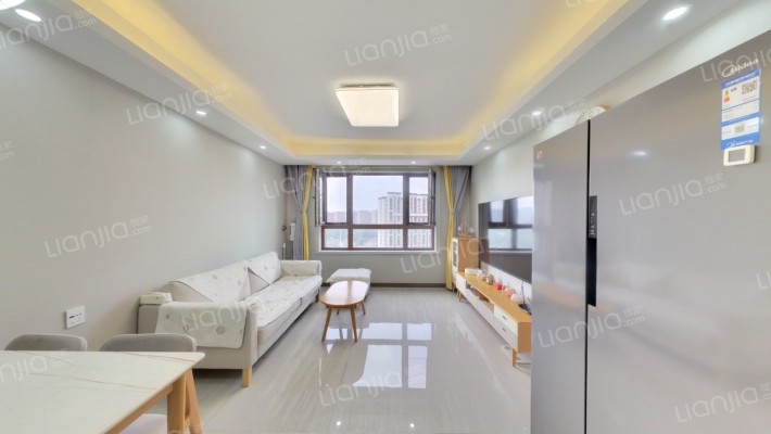 居然世界里二手房实景图