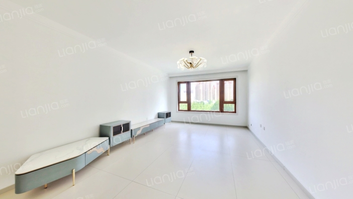 招商贝肯山六期B二手房实景图