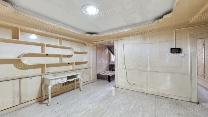 旅游新村二手房实景图