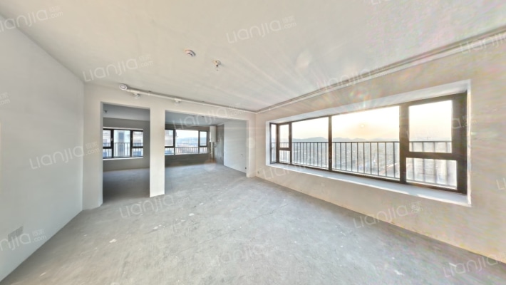 恒信·翡翠公馆二手房实景图