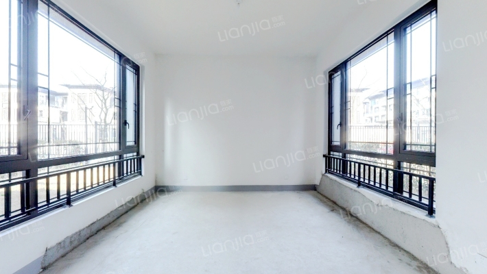 天润西麓府二手房实景图