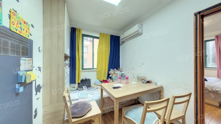 富特四村二手房实景图