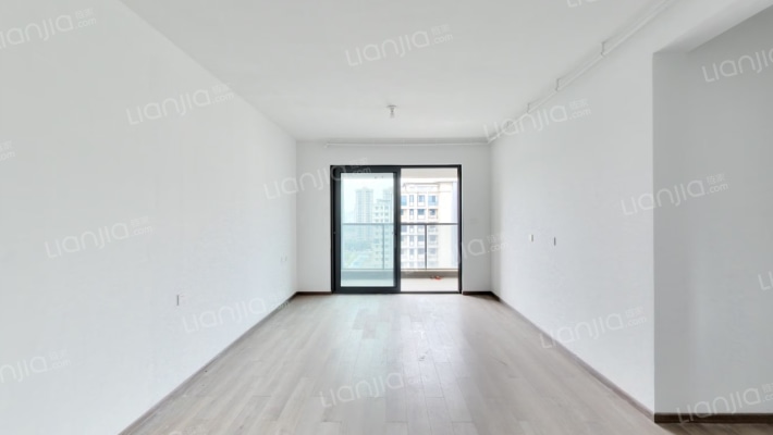 中南天樾二手房实景图