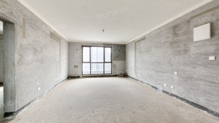 南航祥云和苑西院二手房实景图