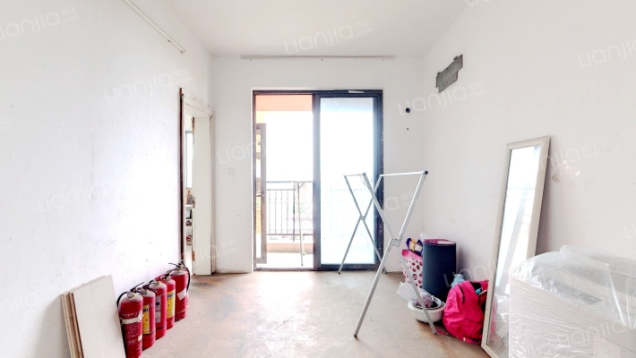 怡品湖景花园二手房实景图